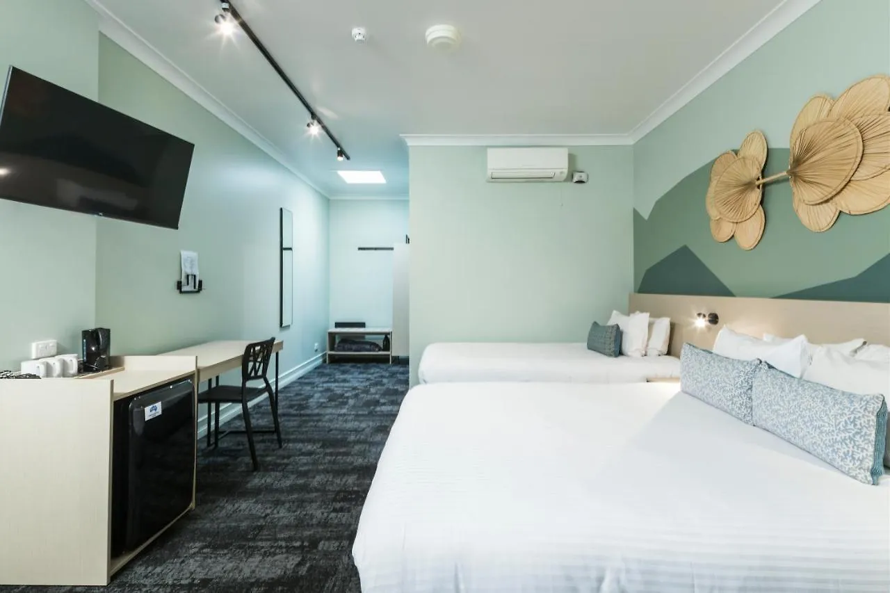 Nightcap At Atherton Hotel 3*,  Australia