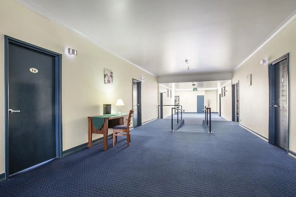 Nightcap At Atherton Hotel Australia